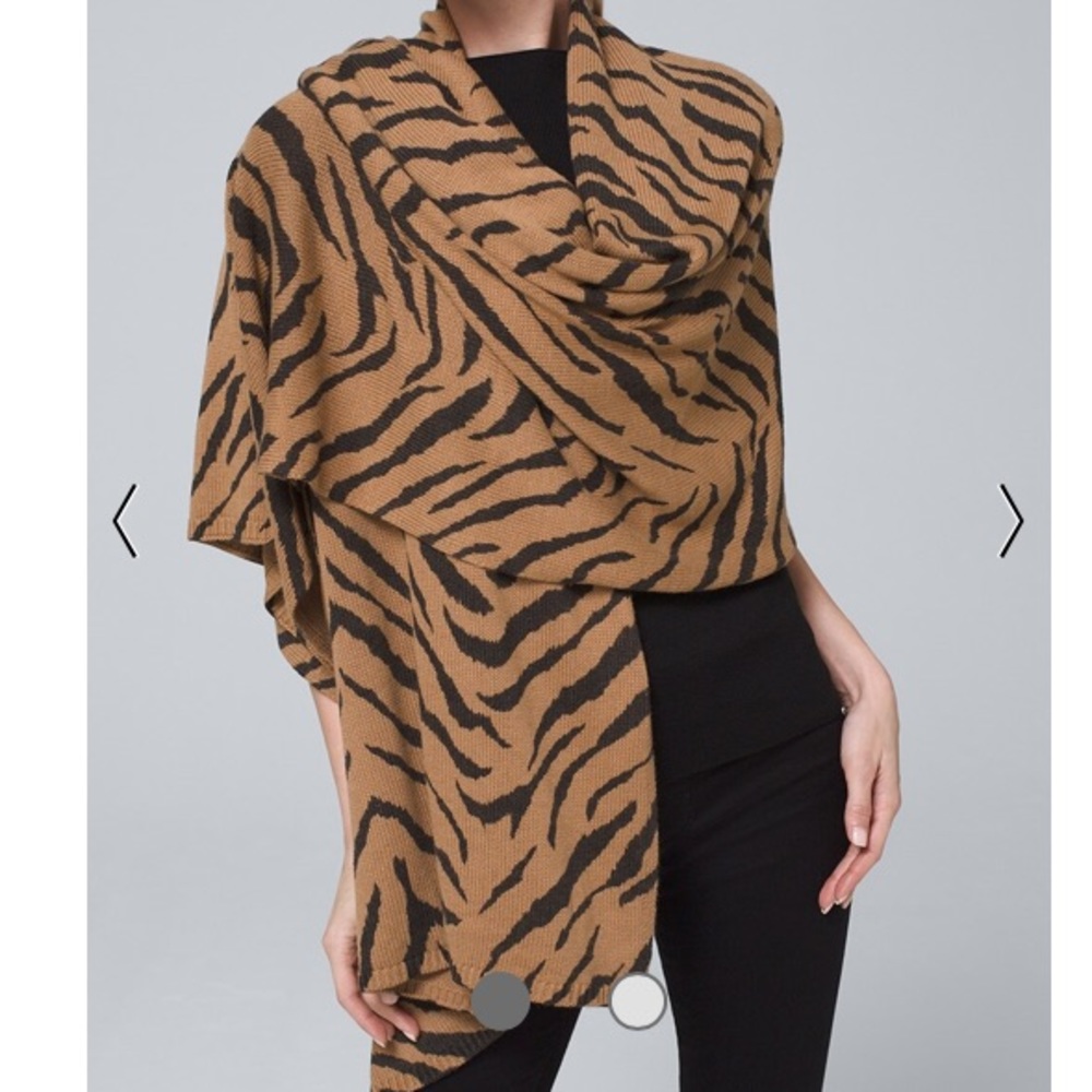 ❤️ NWT WHBM TIGER PRINT WRAP